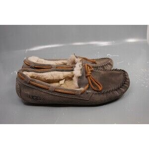 UGG AUSTRALIA Dakota Grey Suede Slippers Womens Sz 7 Moccasins Fur lined